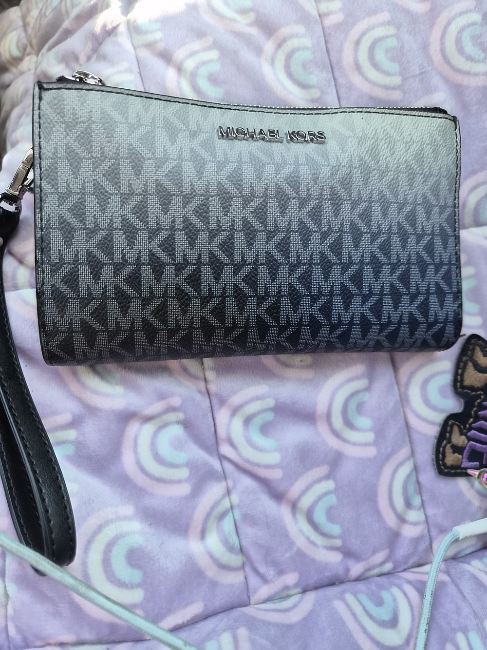 Michael Kors Black/Gray Signature Wristlet Wallet